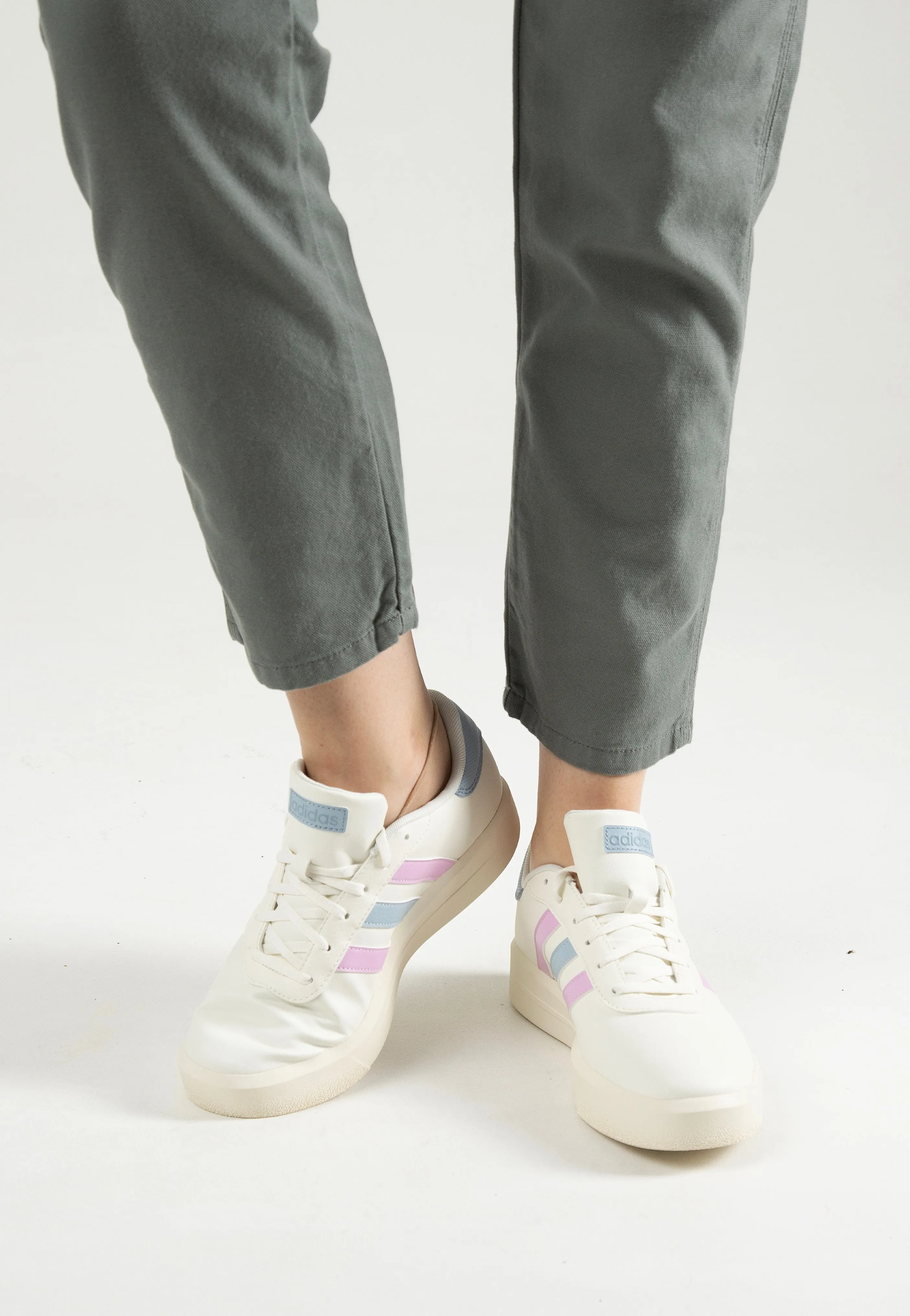 Adidas - Court Platform Owhite/Blilil/Wonblu - Girl Shoes