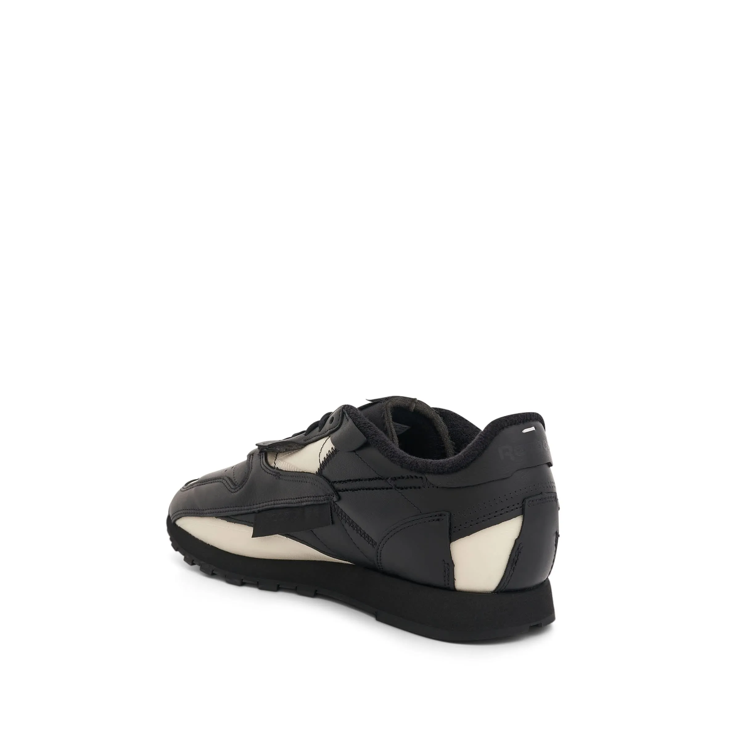 Maison Margiela x Reebok Sneakers in Black