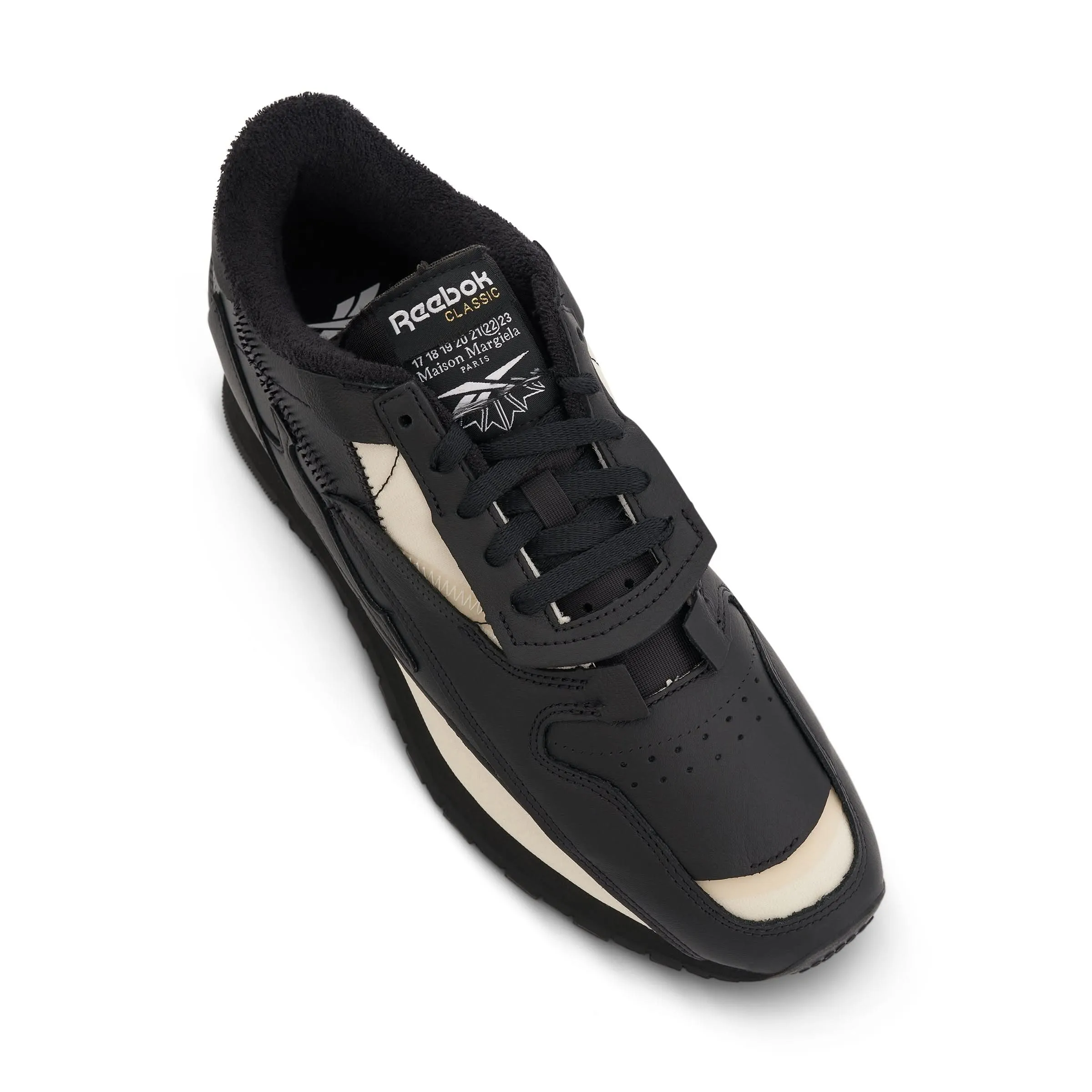 Maison Margiela x Reebok Sneakers in Black