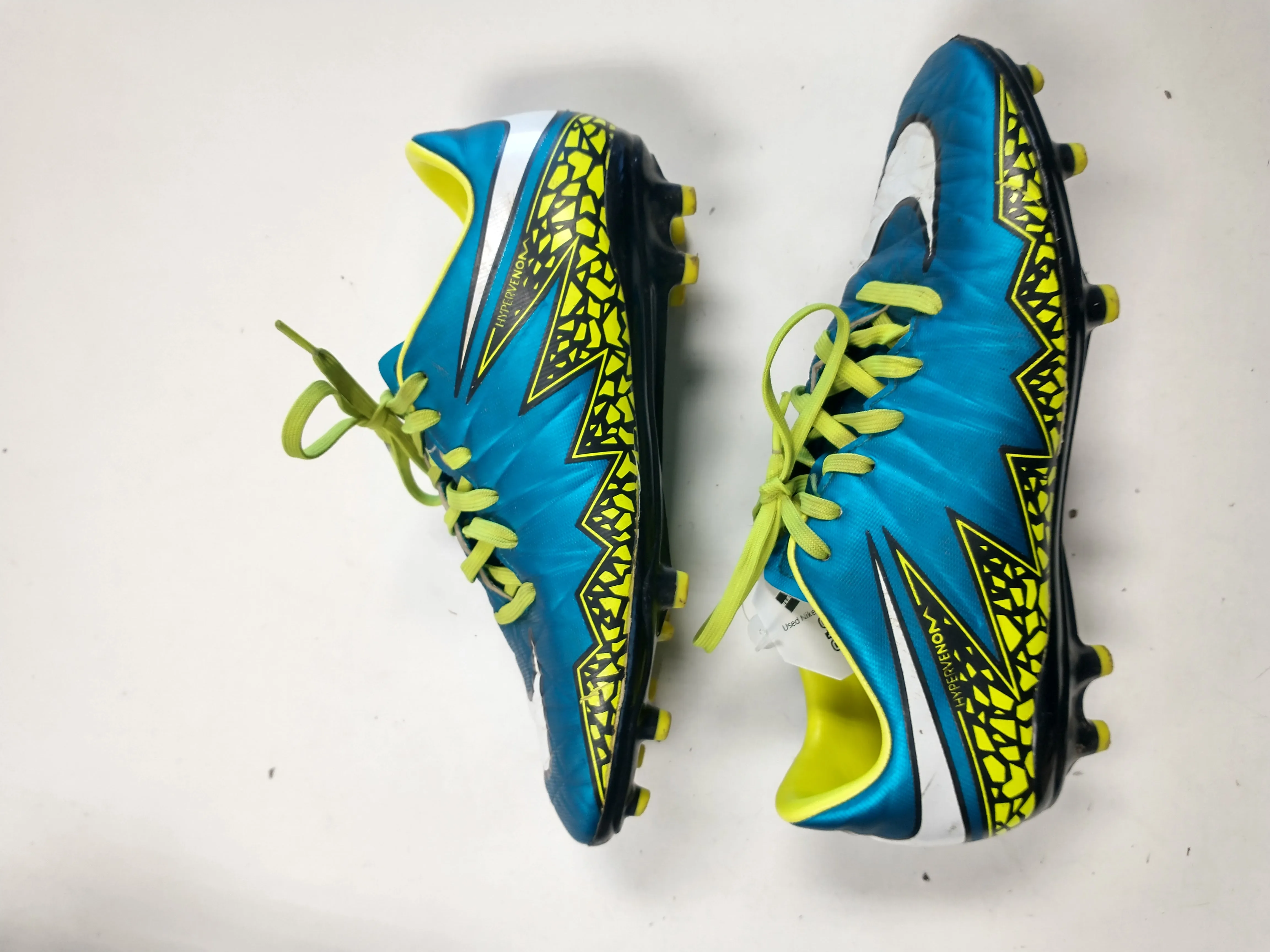 Used Nike Hypervenom Size 7 Soccer Cleats